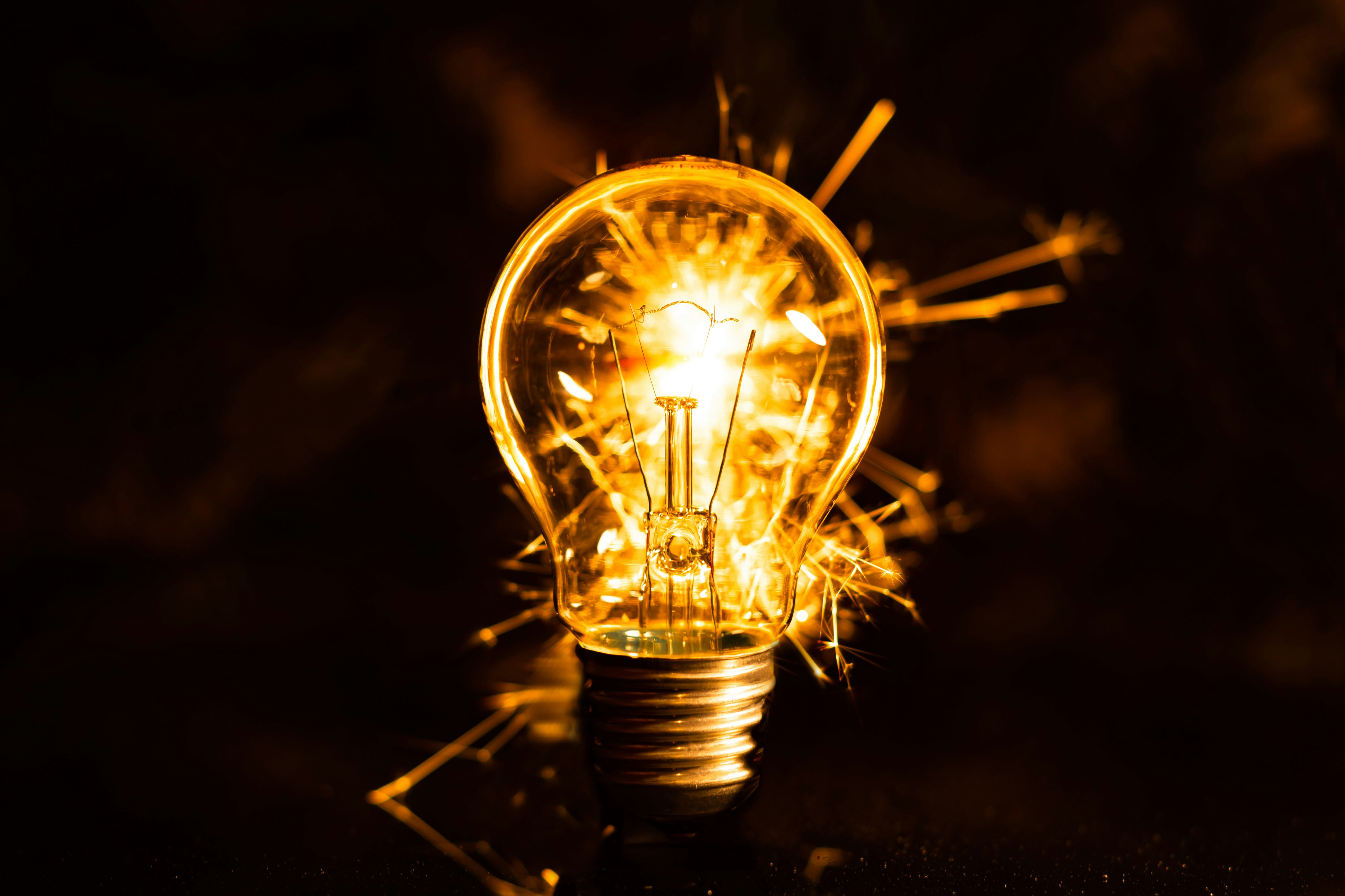 アイデアを象徴する電球